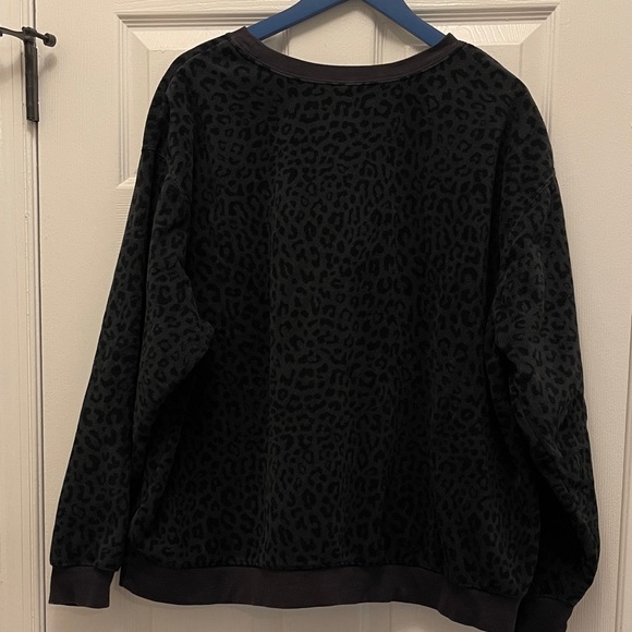 Nike Black Leopard Print Fleece Sweatshirt - Picture 7 of 7